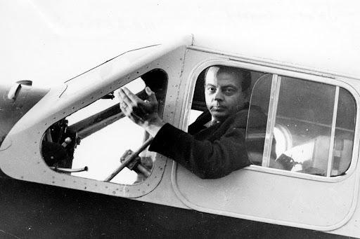 Antoine de Saint-Exupéry, fallecido hace hoy 80 años. FOTO: HTTPS://HIPERTEXTUAL.COM