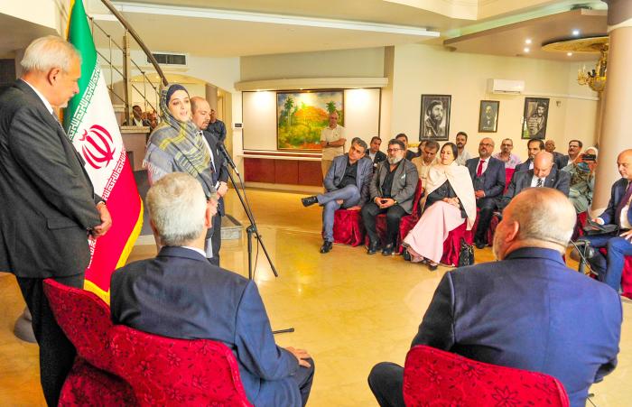 Encuentro de solidaridad en la Embajada de cuba en Teherán entre el Primer Ministrto Manuel Marrero Cruz de visita oficial en Iran y cubanos residentes en este país