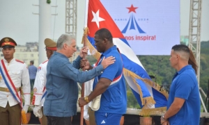 Abanderan delegación para los juegos Olímpicos y Paralímpicos de Paris 2024. Miguel Diaz-Canel Presidente de Cuba y otras autoridades.  Mijain López