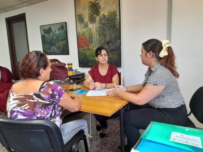 Es importante que los interesados brinden la información necesaria en las entrevistas para participar de 
manera efectiva en los procedimientos. FOTO DE LA AUTORA