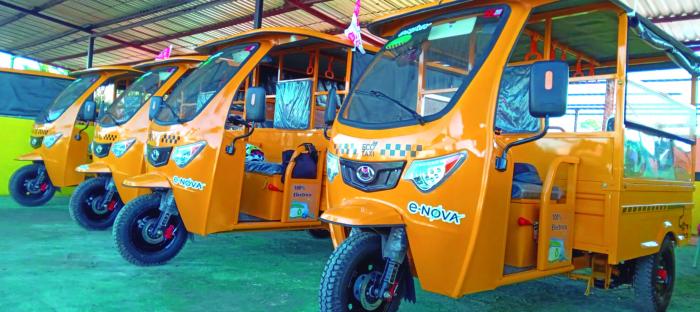 Estos medios se suman a los 118 que ya operan en La Habana ubicados en 15 rutas en ocho municipios. foto: Ronald Suarez Rivas	
