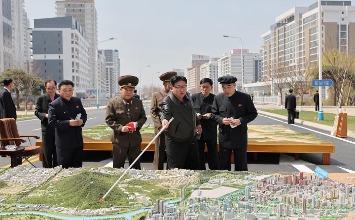 El presidente Kim Jong-un dirige personalmente el desarrollo del proyecto social en el país. 
foto: Agencia Central de Noticias de Corea del Norte