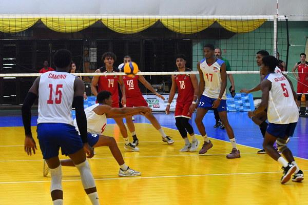 Los criollitos fueron sorprendidos por Perú. foto: norceca