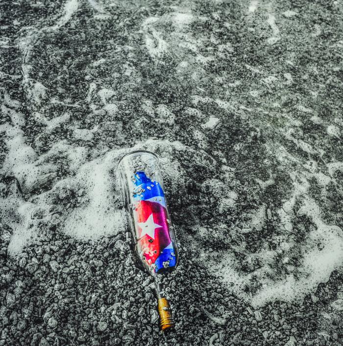Exposición fotografica del Realizador Robreto Chile y el poeta repentista, Alexis Díaz Pimienta, en la Biblioteca Nacioanal JM