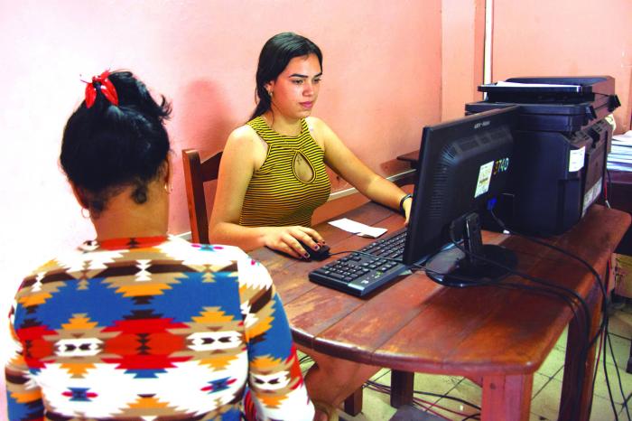 Las personas tienen derecho a que los procedimientos administrativos se cumplan sin dilaciones 
indebidas. foto: Rafael Fernández Rosell	
