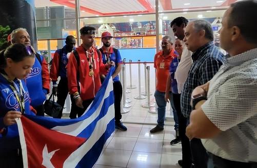Campeones mundiales Baseball5 regresan a Cuba