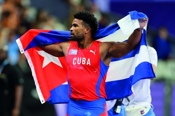 Guillermo Varona compite en la final del lanzamiento de la jabalina (F46) del atletismo