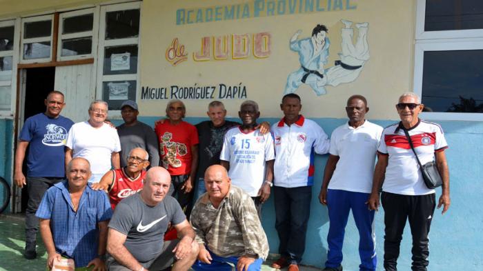 Abre sus puertas Escuela de Cinturones Negros de Judo