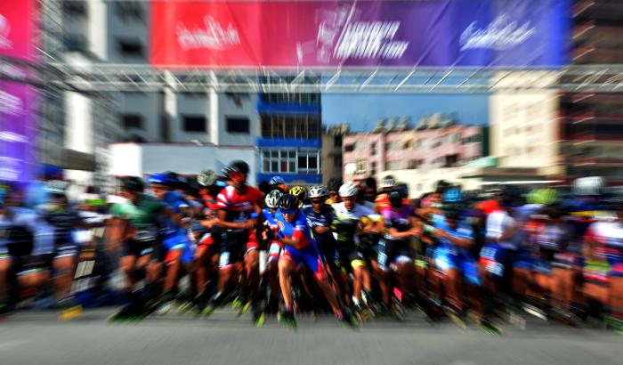 Festival de patinaje en la Habana Cuba HAVANA SKATE MARATHON-42 KM ganador de Ecuador J Bolaños