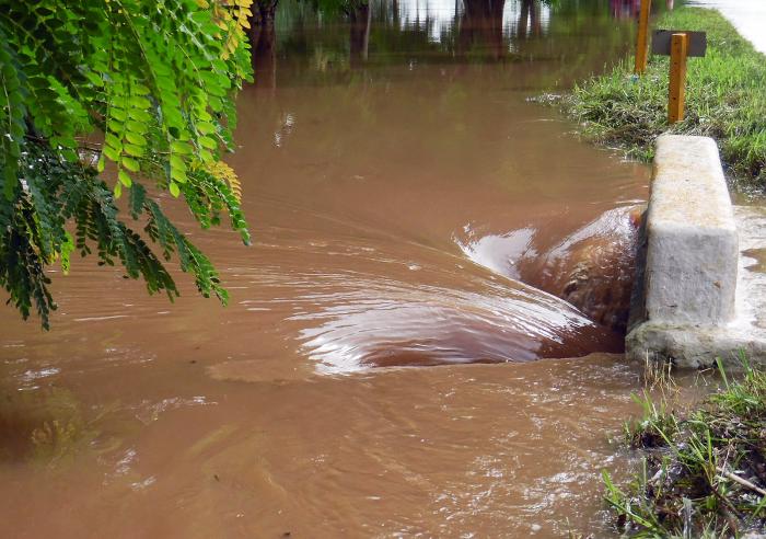 El estado de tragantes, alcantarillas, puentes… es determinante para que las aguas fluyan y evitar inundaciones