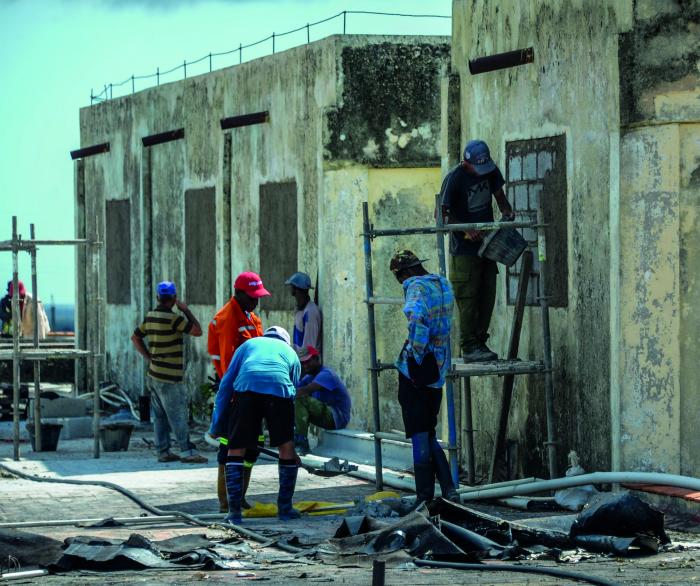 Continúan las labores de recuperación en el hospital provincial Ciro Redondo, de Artemisa. 
