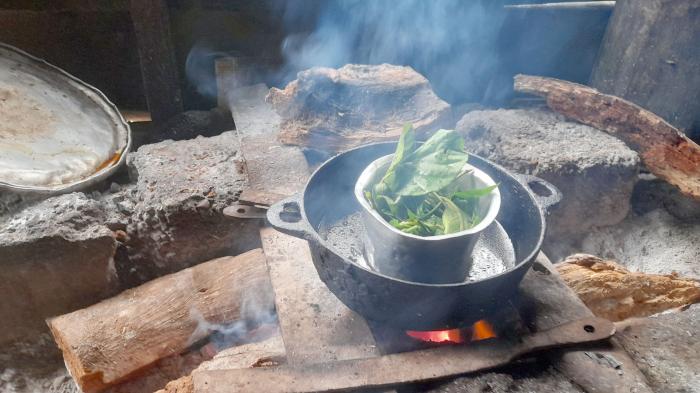  Cocimiento para la niña Chamela. Foto del autor