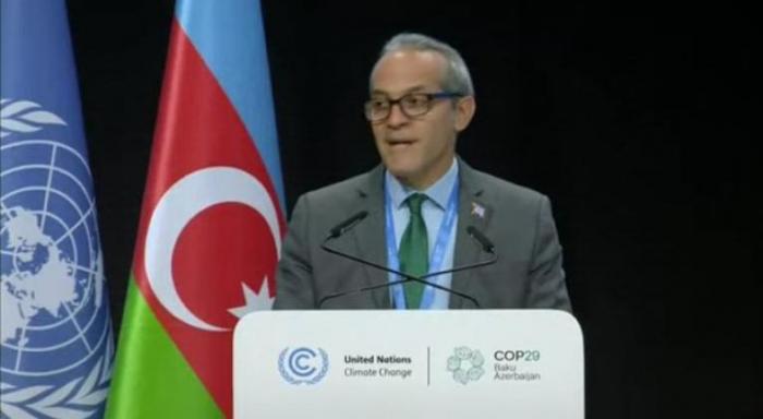 El Dr.C Armando Rodríguez Batista ministro de Ciencia, Tecnología y Medio Ambiente de Cuba