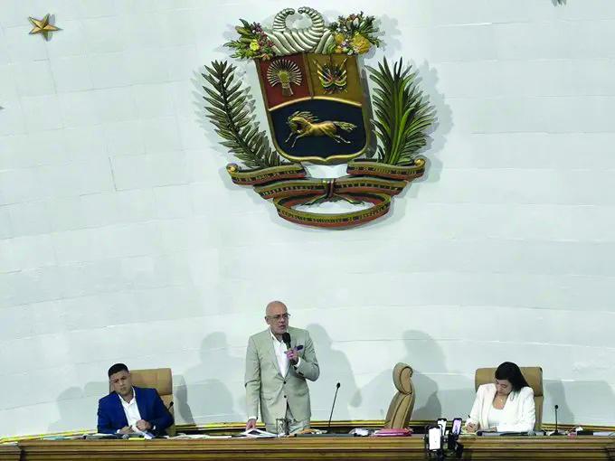 Ante las nuevas sanciones, la Asamblea Nacional aprobó una comisión que presentará una normativa jurídica con el nombre de Ley Especial Simón Bolívar. Foto: Telesur