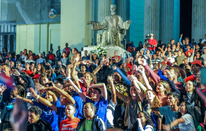 Velada en la escalinata de la Universidad de La Habana, por el aniversarioo 8 de la desaparición física del Comandante en Jefe Fidel castro Ruz, presididda porel Presidente Miguel Díaz Canel Bermúdez