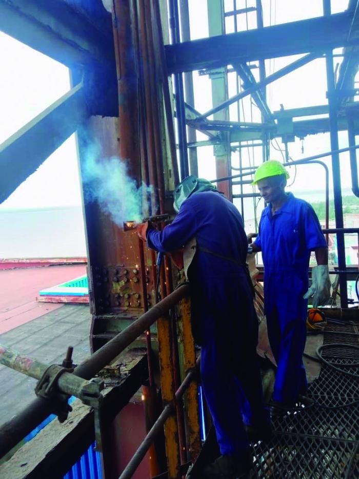 Se necesita de mucho esfuerzo y sudor para hacer sincronizar una termoeléctrica. Foto del autor