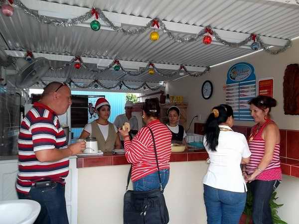 Cienfuegos- Trabajadores por cuenta propia - Gastronomia
Foto: Julio Martinez Molina
Publicada: 04/11/2012
Gast0579