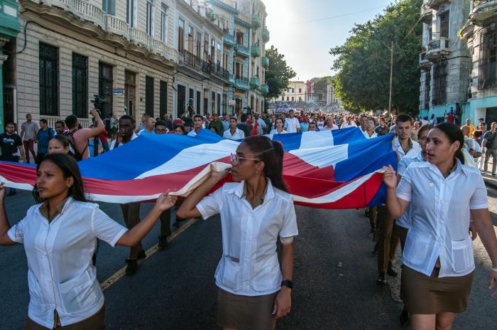 Marcha por los estudiantes de Medicina