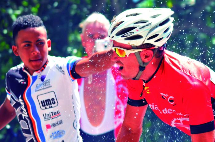 tercer clasico ciclistico a cuba 2da etapa Guantanamo Gran Piedra ganador Vicente Sanabria, foto para ilustrar esfuerzo de la subida