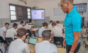 z17 está comprometida a ofrecer soluciones que  contribuyan al desarrollo del sistema educativo cubano. foto: José M. Correa