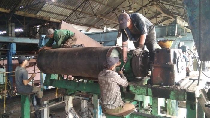 Los jóvenes constituyen el 70 % de la fuerza laboral. foto del autor