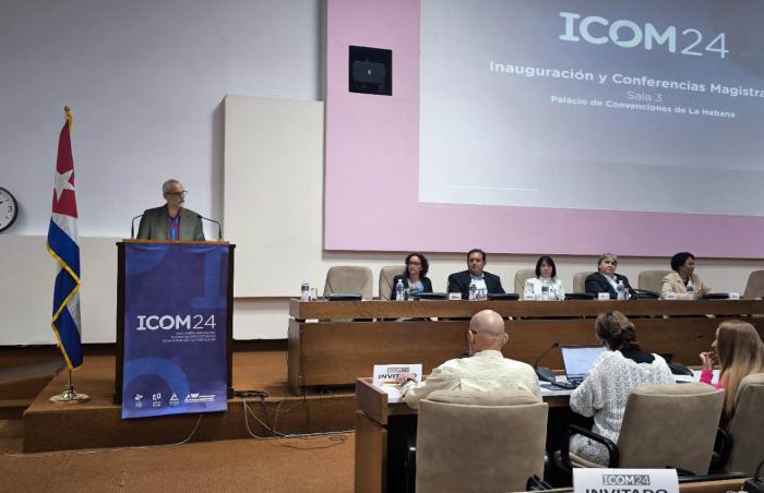 Icom 2024
