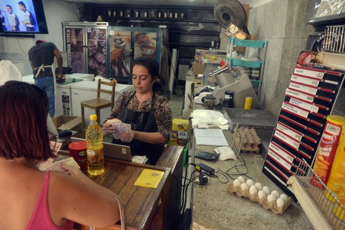 La norma deja establecido el tipo de comercialización en la licencia comercial que hasta hoy no está especificada. foto: Juvenal Balán