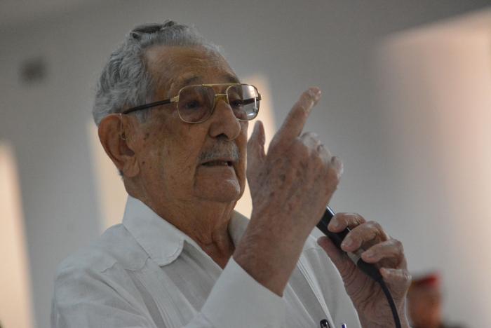 Camacho Aguilera escribió una extensa hoja de servicios a la Patria. foto: Juvenal Balán