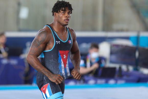 Silot ocupó el segundo puesto en la división de 97 kg. 