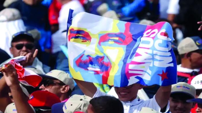 «Venezuela está en paz y segura de su destino, y va a seguir su senda de independencia, paz y revolución», afirmó Nicolás Maduro. foto tomada de telesur