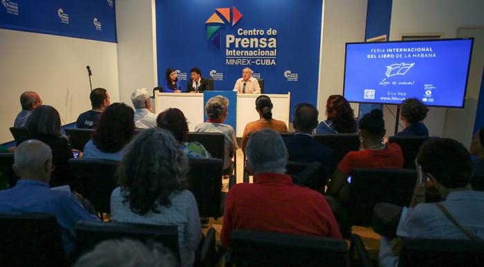 Realizan conferencia de prensa con motivo de la venidera Feria del Libro. Foto: Abel Padrón Padilla/ Cubadebate.