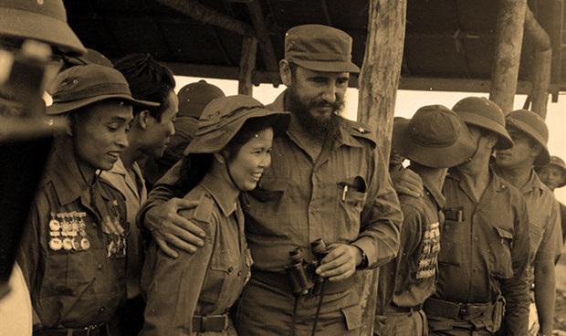 tomadas de Fidel Soldado de las Ideas y de Archivo de Granma
