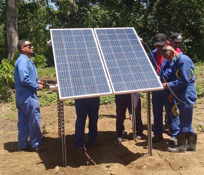 Personal especializado realiza el montaje de los nuevos módulos, para que no exista dificultad 
en su funcionamiento.