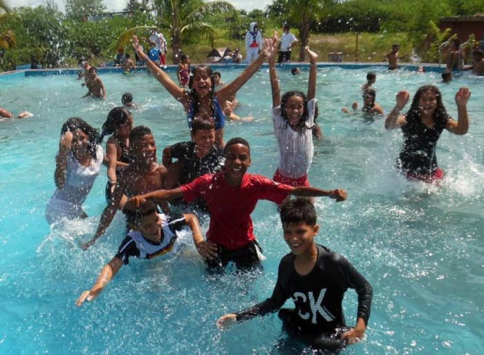 La representación de los menores de edad corresponde siempre a los padres. foto: pastor batista