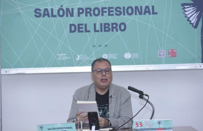 El periodista y editor paraguayo Raúl Cazal. FOTO: ENDRYS