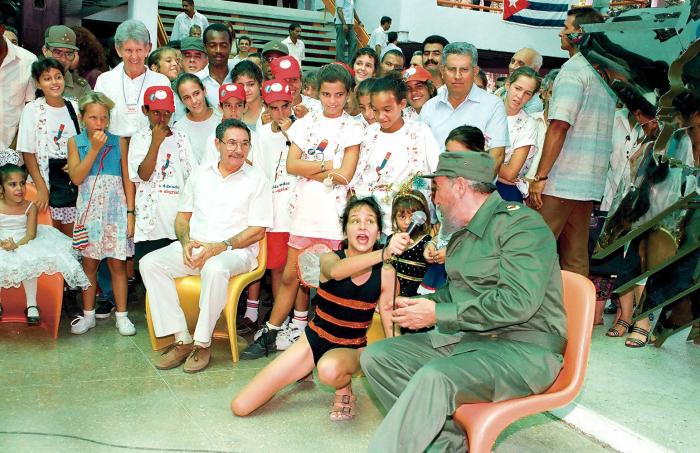 La agrupación teatral infantil es fiel al precepto martiano de que la enseñanza debe ser sabrosa y útil. foto: cortesía de la colmenita