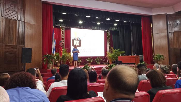 La jornada inicial del Taller abordó temas como la colonización cultural y el papel de las universidades en las redes sociales como escenario de batalla.