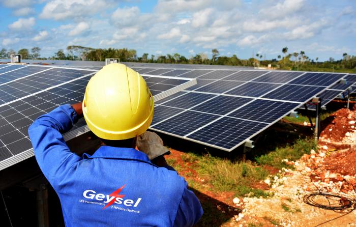 Parque Fotovoltaico instalación y Montaje