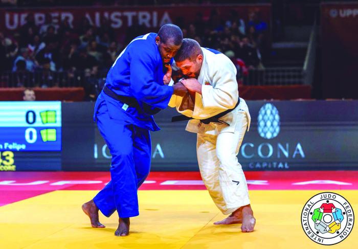Iván Silva (azul) se consolida en su nueva división de los 100 kg. foto: ijf