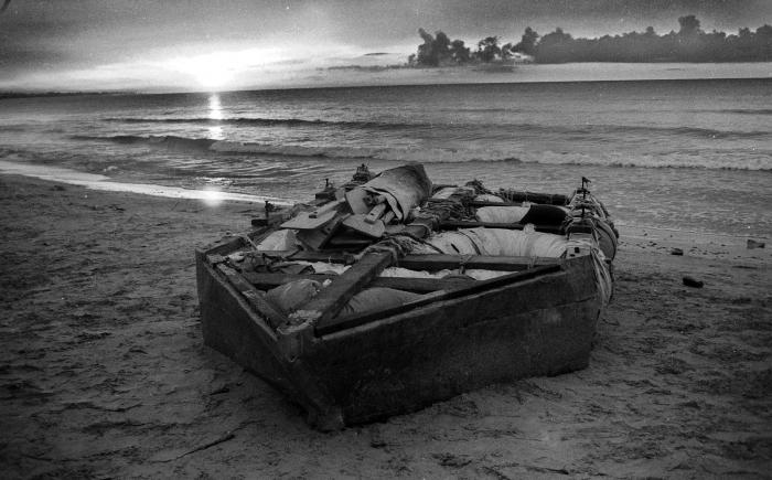 Balseros cubanos. Guanabo, Ciudad de La Habana.   Agosto de 1994.