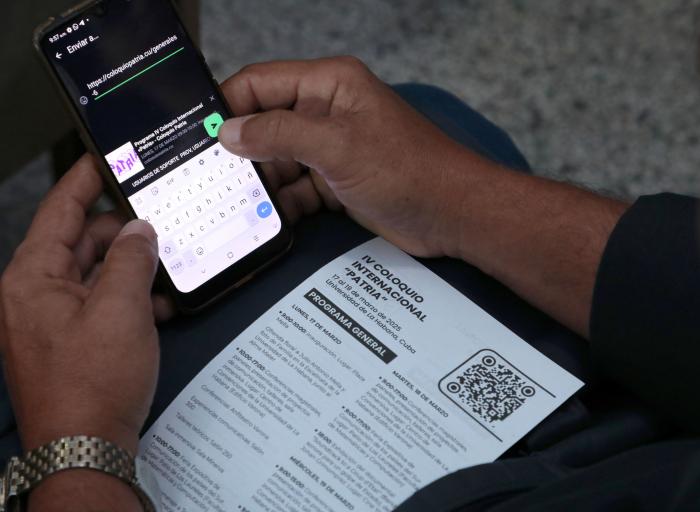 El desarrollo de herramientas de ia debe contribuir a la alfabetización digital de los pueblos. 
foto: ricardo lópez hevia