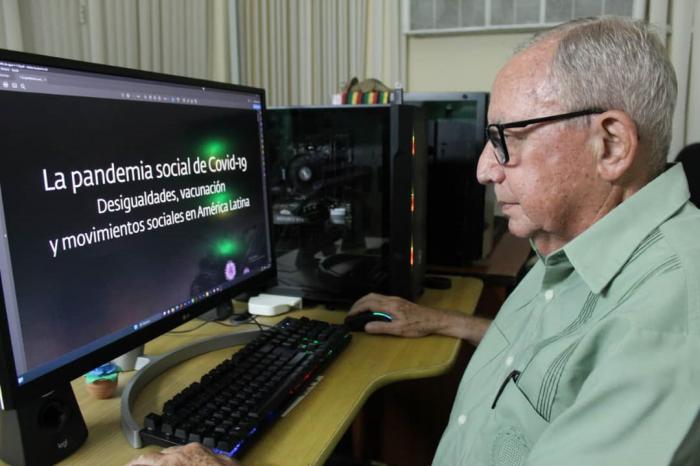 En 2024, el doctor Más Bermejo recibió el Premio al Mérito Científico por la Obra de toda la vida. Foto: Eduardo García Romo
