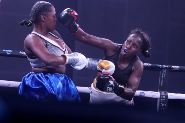 Yakelín Estornell (a la derecha) puso en alto a la mujer cubana. foto: Calixto N. Llanes