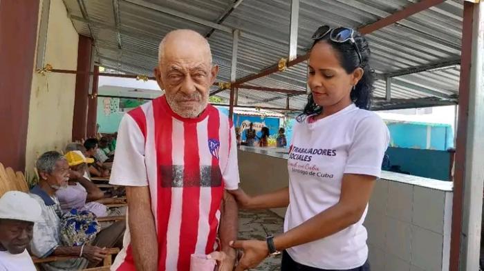 Muchas veces, la compañía y el amor son necesidades más perentorias que las materiales. foto: Santiago Martí	