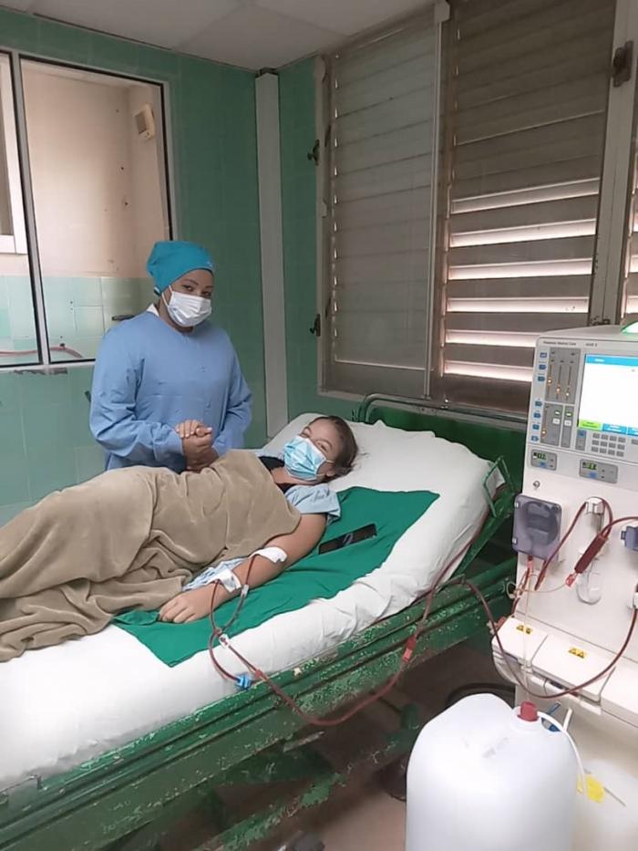 Cuando sus padres no están cerca, es la suya la mano que los niños sostienen. Foto: cortesía de la entrevistada