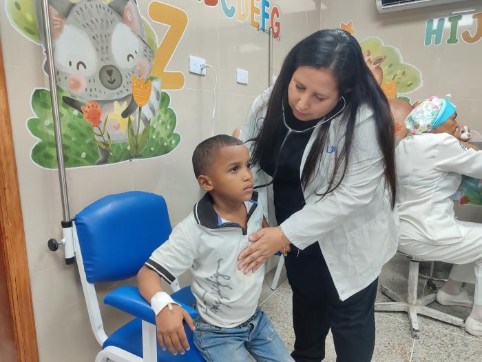 «Allá fuimos recibidos con el mayor amor, y acá quiero darles lo mismo a quienes me acompañan en la tarea de la Medicina popular», dijo la doctora venezolana Nelare Bermúdez Pérez. foto de la autora
