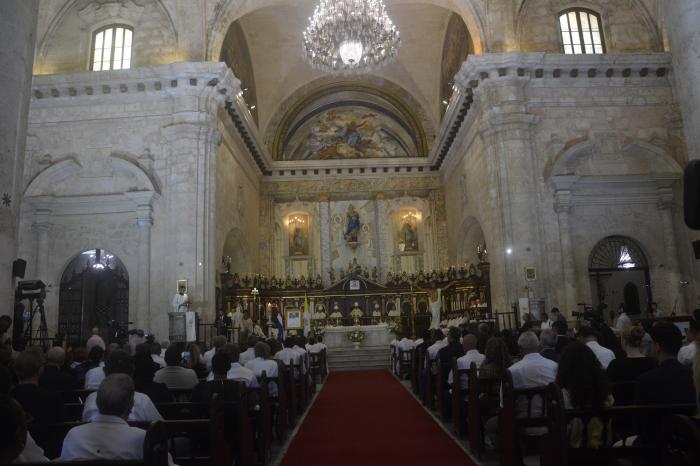 misa homenaje por el fallecimiento del papa Francisco en la catedral de La Habana