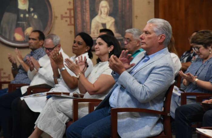 Asistió Díaz-Canel a la inauguración del colegio de Santa Clara