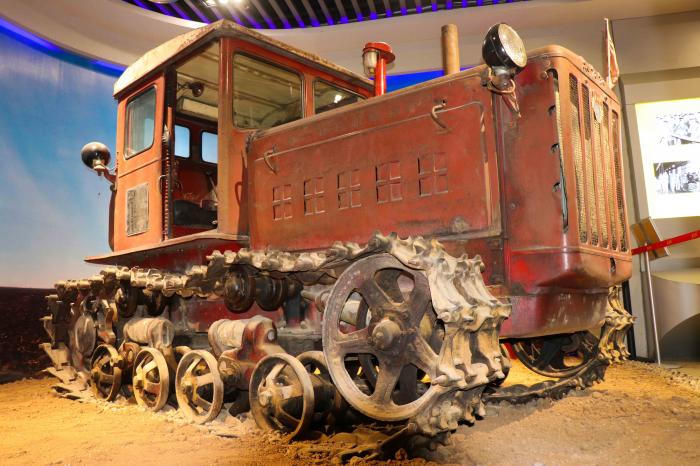 Primer tractor