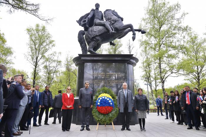 Tributo a Bolivar en Rusia